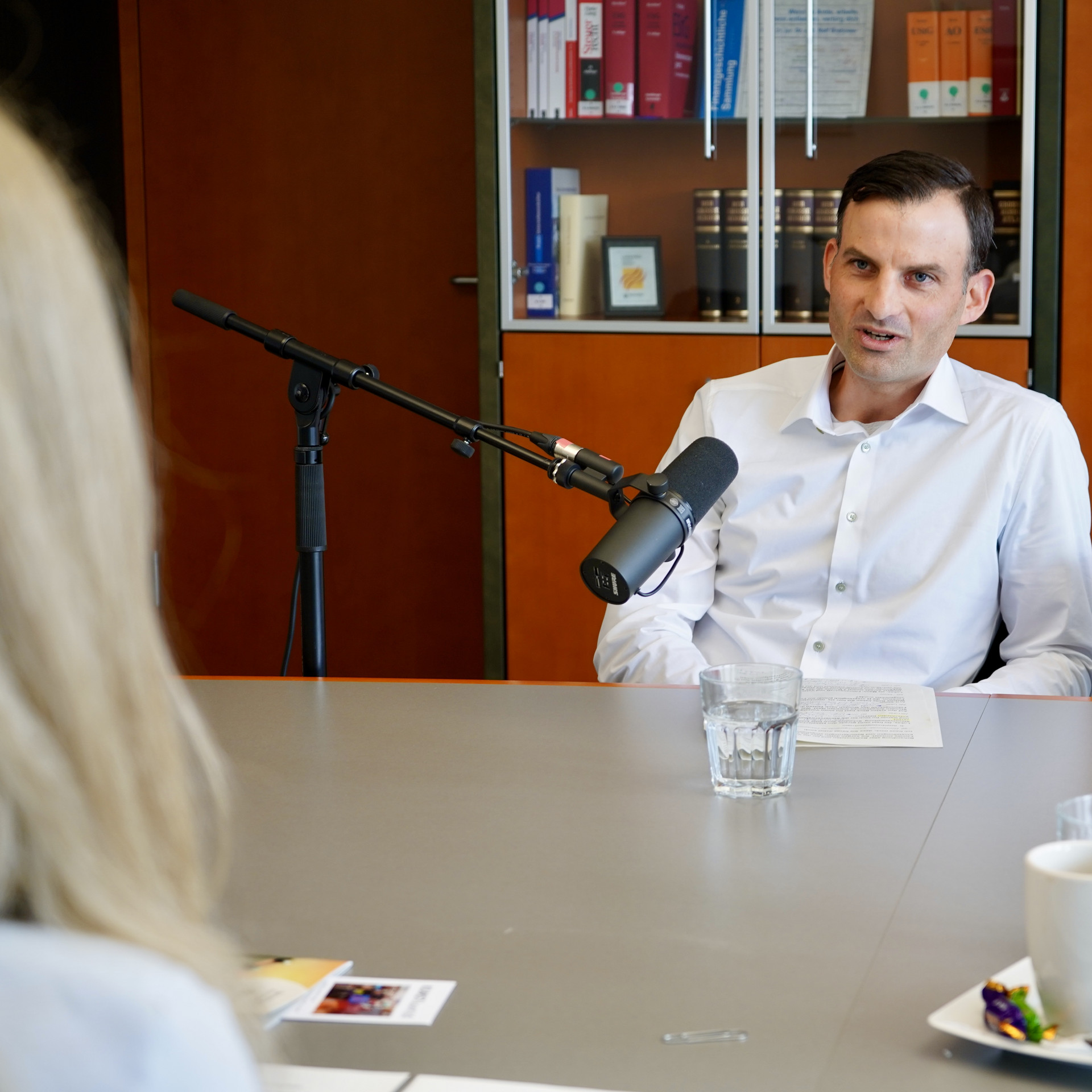 Podcast Vielfalt - Episode 4 Bediensteter beim Interview